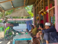 Untuk Mempererat Tali Silaturahmi Bersama Tokoh Masyarakat, Babinsa Posramil Tadu raya Melaksanakan Komunikasi Sosial Di Desa Binaannya
