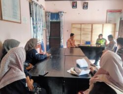 Babinsa Koramil 03/ Senagan Timur Komsos Bersama Bhabinkamtibmas dan Anggota PPL Di desa Binaan