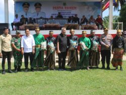 Kasdim 1404/Pinrang Bersama Forkopimda Hadiri Pesta Panen Di Kecamatan Cempa