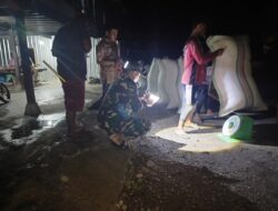 Penuh Semangat, Babinsa Kodim 1404/Pinrang Dampingi Penyerapan Gabah Petani Oleh Bulog