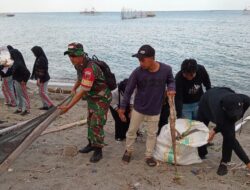 Koramil-01 Kodim 1404/Pinrang Bersama Warga Kerja Bhakti Bersihkan Pantai