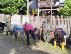 Peduli Kebersihan Lingkungan, Anggota Koramil-08 Kodim 1404/Pinrang Bersihkan Saluran Air Bersama Warga