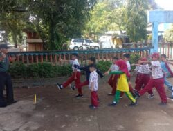 Bentuk Karakter Dan Disiplin, Babinsa Koramil 1405-07/Tanete Rilau Latih Siswa SD Baris Berbaris