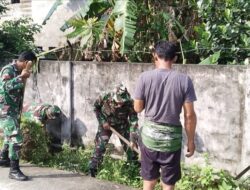Peduli Kebersiham Lingkungan, Koramil-08 Kodim 1404/Pinrang Bersihkan Saluran Air Bersama Warga