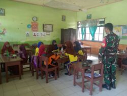 Babinsa Kodim 1404/Pinrang Dampingi Pelaksanaan Makan Bergizi Grati