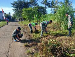 Manfaatkan Hari Libur, Personil Koramil 1422-05 Tompobulu Laksanakan Kerja Bakti
