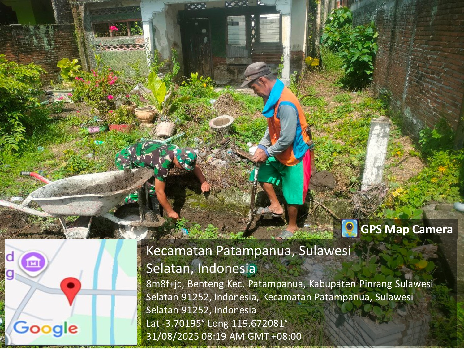 Antisipasi Banjir, Babinsa Kodim 1404/Pinrang Bersama Warga Laksanakan Kerja Bakti Bersihkan Saluran Air