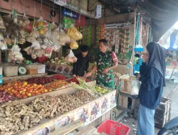 Pantau Aktifitas Pasar,Babinsa Koramil 0907/03 Tarbar Cek Harga Sembako