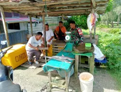 Babinsa Komsos dengan Pedagang Ikan, Babinsa Himbau Hindari Pemakaian Bahan Pengawet