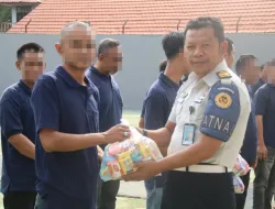 Rutan Pelaihari Bagikan Peralatan Mandi kepada Warga Binaan