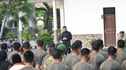 Danrem 141/Toddopuli Pimpin Apel Pagi Gabungan, Prajurit dan PNS Laksanakan Olahraga serta Bela Diri Taktis
