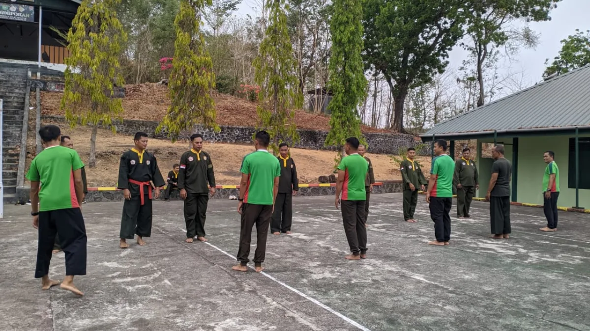 Rutinitas Bela Diri Kodim 1405/Parepare: Asah Naluri Tempur dengan Pencak Silat Militer (PSM)